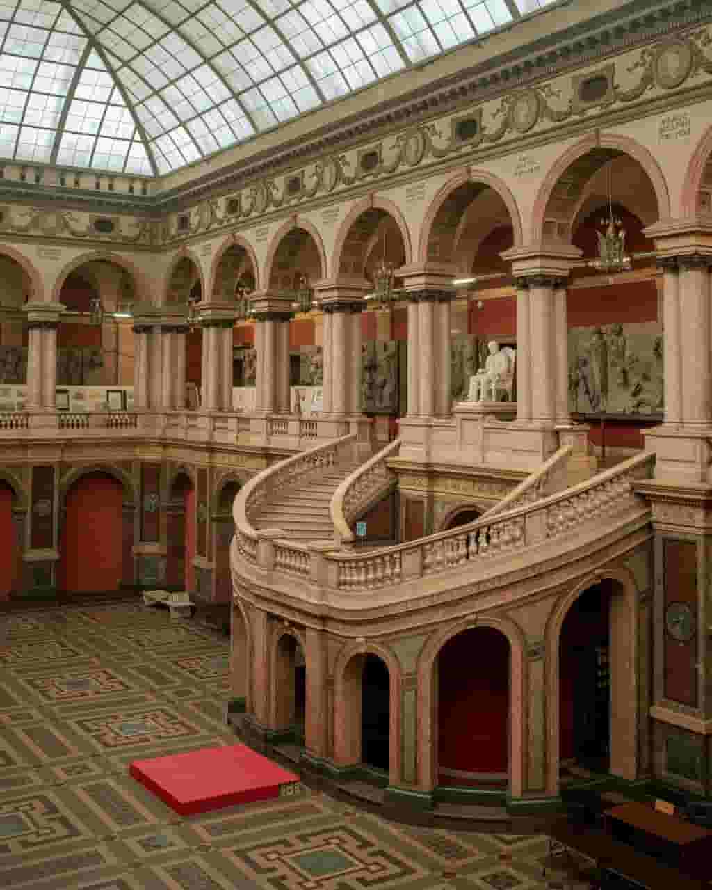 Авторские экскурсии по парадным крышам дворам Санкт-Петербурга от vlad ...